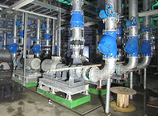 鑫利大口徑液壓<a href=http://www.xinligd.com target=_blank class=infotextkey>橡膠接頭</a>